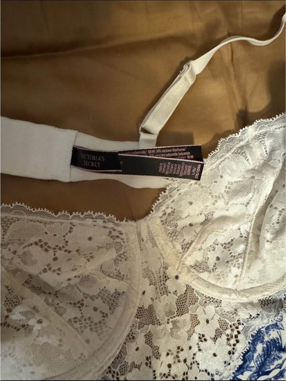 Victoria’s Secret Set - Picture 4 of 4